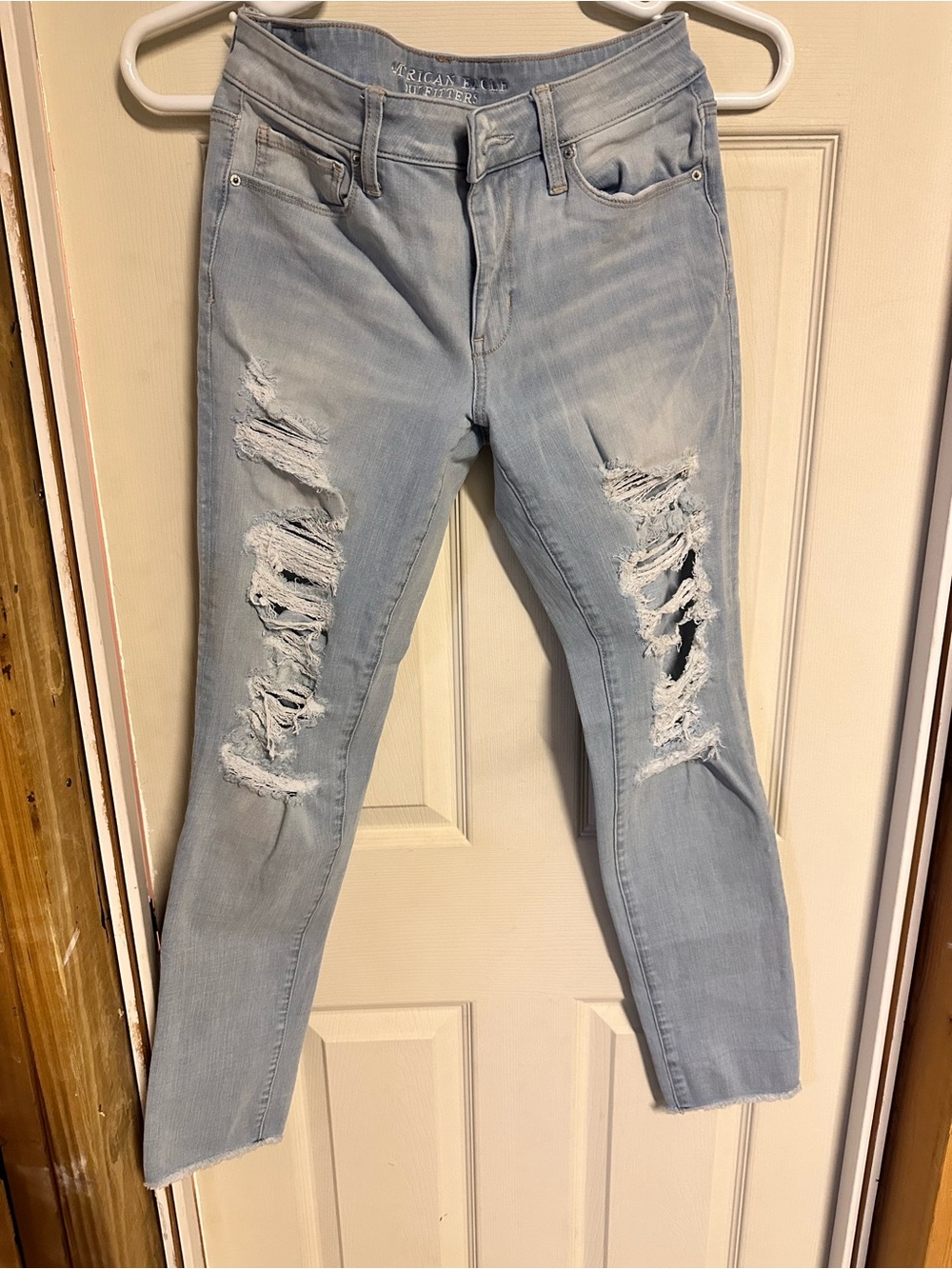 American Eagle Light Wash Distressed Skinny Jeans